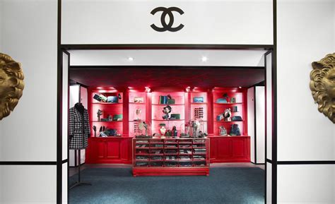 CHANEL LONDON HARRODS READY.